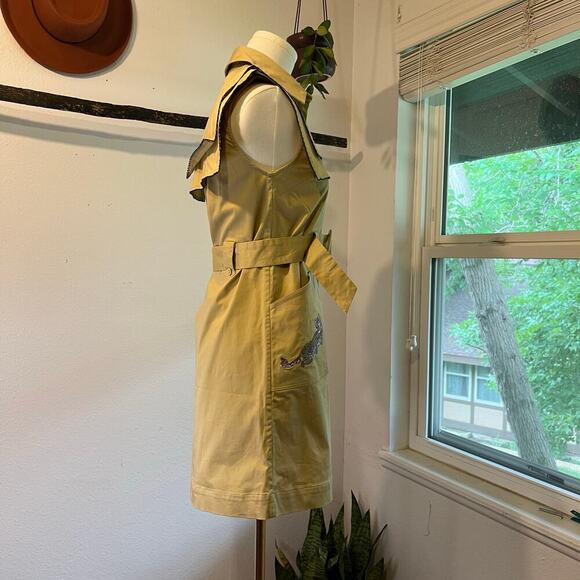 Lyn Around Yellow Tan Large Collared Sleeveless Tiger Embroidered Dress Size 4 - Picture 3 of 16